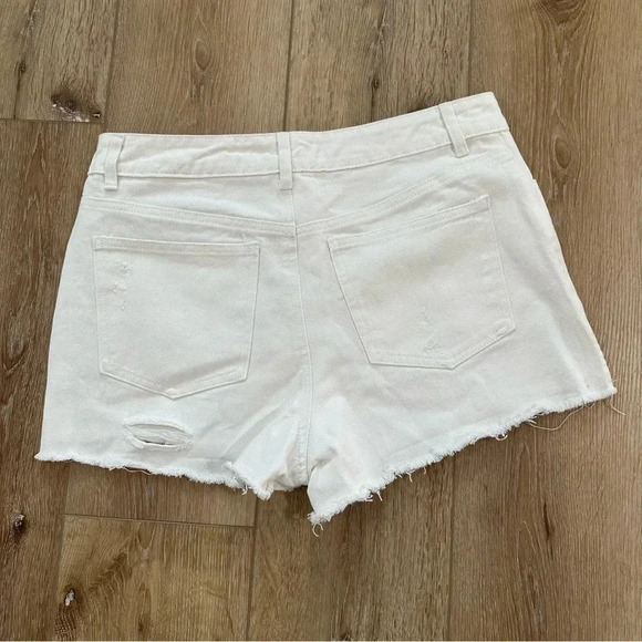 Honey Punch Women's Distressed Frayed Hem White Jean Shorts Size L NWT - Picture 10 of 10